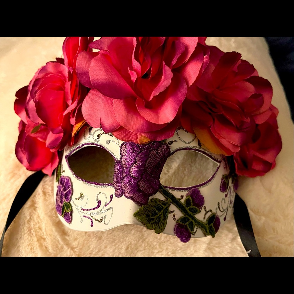 NWT Flowered Halloween Face Mask